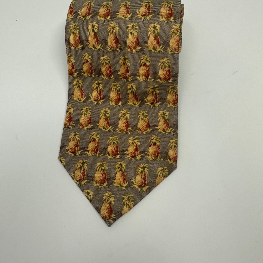 Tommy Bahama silk tie 58 x 4 - Picture 6 of 11